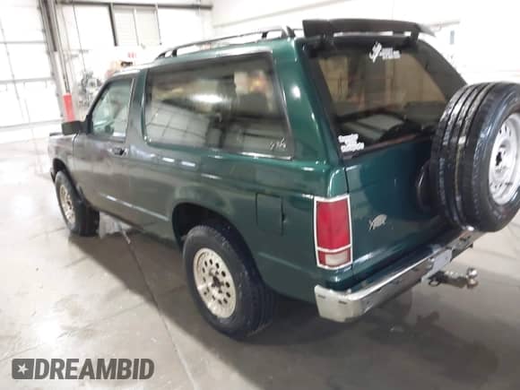 1993 Chevrolet Blazer LS с VIN 1GNCT18W9P0137328, выставлен на аукционе IAAI как лот 41573131 с пробегом Не указан миль и . История ставок и продаж доступна на DreamBid. Изображение 3.