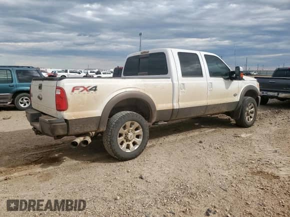 2016 Ford F-250 Lariat z VIN 1FT7W2BT6GEC69990, wystawiony jako Copart lot #81016765 z przebiegiem 234 503 mil mil oraz Szkoda całkowita • Salvage title. Historia ofert i sprzedaży dostępna na DreamBid. Obrazek 3.