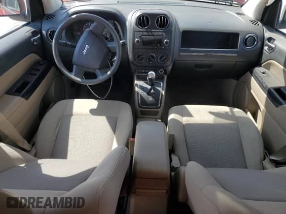 2009 Jeep Compass Sport с VIN 1J4FT47B69D139968, выставлен на аукционе Copart как лот 51445845 с пробегом 132 594 миль миль и На запчасти • Non repairable. История ставок и продаж доступна на DreamBid. Изображение 8.