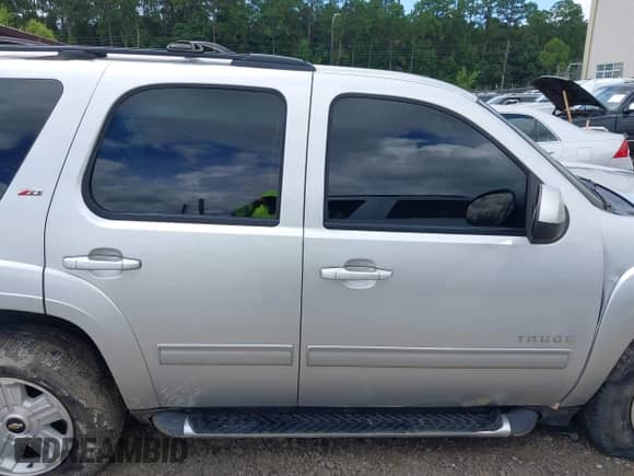 2011 Chevrolet Tahoe LT с VIN 1GNSCBE06BR361758, выставлен на аукционе IAAI как лот 42746015 с пробегом 155 653 миль миль и . История ставок и продаж доступна на DreamBid. Изображение 13.