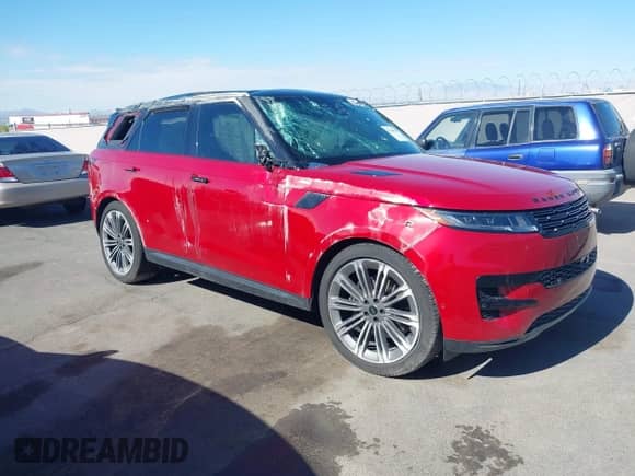 2024 Land Rover Range Rover Sport SE с VIN SAL1P9EU2RA199388, выставлен на аукционе IAAI как лот 42206920 с пробегом 10 043 миль миль и . История ставок и продаж доступна на DreamBid. Изображение 1.