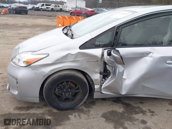 2015 Toyota Prius Two с VIN JTDKN3DU3F0426556, выставлен на аукционе IAAI как лот 41508952 с пробегом 108 214 миль миль и . История ставок и продаж доступна на DreamBid. Изображение 6.