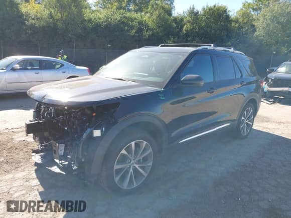 2025 Ford Explorer Platinum z VIN 1FMWK8HCXSGA72671, wystawiony jako IAAI lot #43292145 z przebiegiem 7 504 mil mil oraz . Historia ofert i sprzedaży dostępna na DreamBid. Obrazek 19.