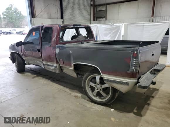 1998 GMC Sierra 1500 z VIN 1GTEC19W2WE548846, wystawiony jako Copart lot #44372455 z przebiegiem 290 769 mil mil oraz Szkoda całkowita • Salvage title. Historia ofert i sprzedaży dostępna na DreamBid. Obrazek 2.