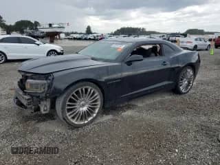 2014 Chevrolet Camaro LS with VIN 2G1FA1E30E9274045, listed as a Copart auction lot 82351555 with 141,236 mi miles and Clean title. Bid and sale history available at DreamBid. Image 1.