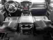 2019 Ram 1500 Rebel z VIN 1C6SRFLT6KN746585, wystawiony jako Copart lot #72050755 z przebiegiem 181 070 mil mil oraz Czysty tytuł • Clean title. Historia ofert i sprzedaży dostępna na DreamBid. Obrazek 8.