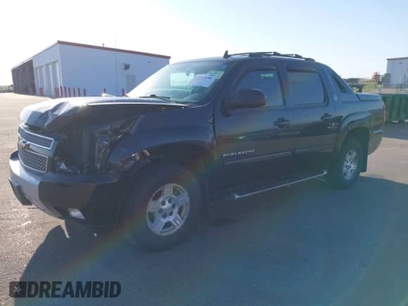2013 Chevrolet Avalanche LT with VIN 3GNTKFE78DG320627, listed as a IAAI auction lot 43068146 with 193,759 mi miles and . Bid and sale history available at DreamBid. Image 17.