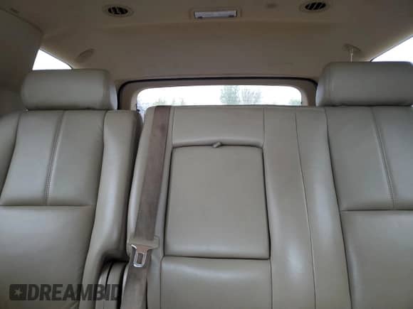 2008 Chevrolet Tahoe z VIN 1GNFK13568R218699, wystawiony jako Copart lot #52856035 z przebiegiem 195 654 mil mil oraz Czysty tytuł • Clean title. Historia ofert i sprzedaży dostępna na DreamBid. Obrazek 10.