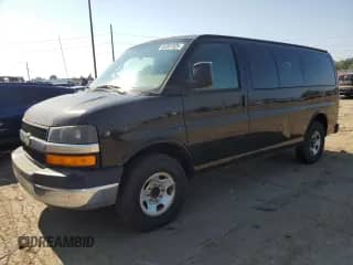2008 Chevrolet Express Passenger z VIN 1GAHG35K481162836, wystawiony jako Copart lot #81301025 z przebiegiem Nie podano mil oraz Czysty tytuł • Clean title. Historia ofert i sprzedaży dostępna na DreamBid. Obrazek 1.