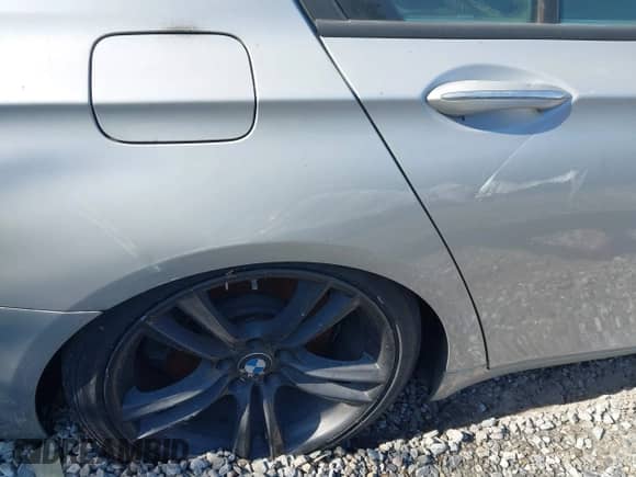 2013 BMW 7 Series 750Li с VIN WBAYE8C50DD133041, выставлен на аукционе IAAI как лот 42280002 с пробегом Не указан миль и . История ставок и продаж доступна на DreamBid. Изображение 18.