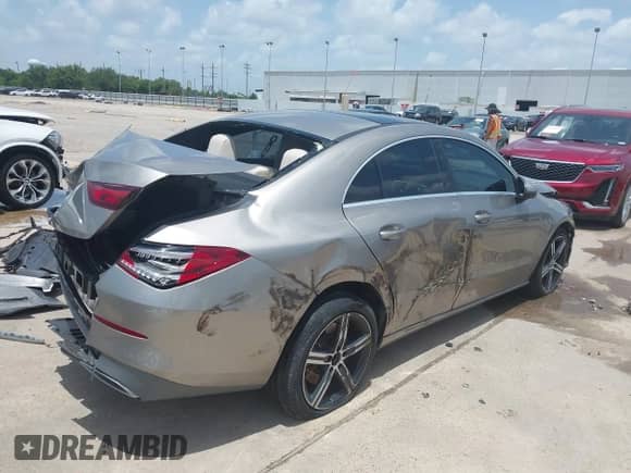 2020 Mercedes-Benz CLA 250 с VIN W1K5J4GB9LN084057, выставлен на аукционе IAAI как лот 42713494 с пробегом 61 808 миль миль и . История ставок и продаж доступна на DreamBid. Изображение 4.