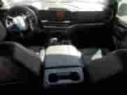 2024 Chevrolet Silverado 1500 LT z VIN 3GCUDDE83RG122470, wystawiony jako Copart lot #48373315 z przebiegiem Nie podano mil oraz Szkoda całkowita • Salvage title. Historia ofert i sprzedaży dostępna na DreamBid. Obrazek 8.