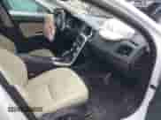 2017 Volvo S60 Inscription с VIN LYV402HKXHB148240, выставлен на аукционе IAAI как лот 41618292 с пробегом 77 870 миль миль и . История ставок и продаж доступна на DreamBid. Изображение 5.