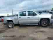 2017 Chevrolet Silverado 1500 Work Truck z VIN 3GCUKNEC8HG515623, wystawiony jako IAAI lot #42752210 z przebiegiem 166 066 mil mil oraz . Historia ofert i sprzedaży dostępna na DreamBid. Obrazek 13.