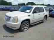 2007 Cadillac Escalade with VIN 1GYEC63857R374038, listed as a IAAI auction lot 42674776 with Not provided miles and . Bid and sale history available at DreamBid. Image 2.