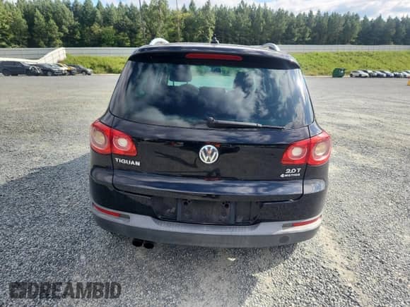 2010 Volkswagen Tiguan SE с VIN WVGBV7AX0AW528971, выставлен на аукционе Copart как лот 80199055 с пробегом 177 298 миль миль и Списание • Salvage title. История ставок и продаж доступна на DreamBid. Изображение 6.