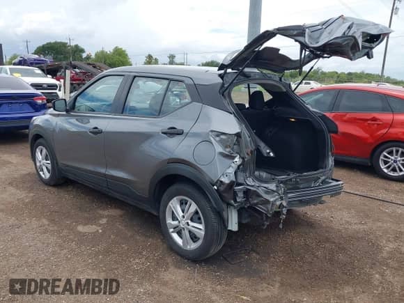 2024 Nissan Kicks S with VIN 3N1CP5BV2RL580756, listed as a IAAI auction lot 42558002 with 11,827 mi miles and . Bid and sale history available at DreamBid. Image 3.