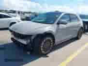 2023 Hyundai Ioniq 5 Limited с VIN KM8KRDAF9PU229655, выставлен на аукционе IAAI как лот 42949861 с пробегом 3 318 миль миль и . История ставок и продаж доступна на DreamBid. Изображение 21.