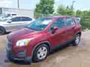 2016 Chevrolet Trax LS z VIN 3GNCJKSB2GL268055, wystawiony jako IAAI lot #42571496 z przebiegiem 152 261 mil mil oraz . Historia ofert i sprzedaży dostępna na DreamBid. Obrazek 2.