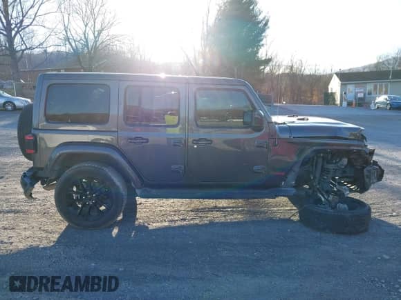 2021 Jeep Wrangler Unlimited Sahara Altitude z VIN 1C4HJXEN9MW535425, wystawiony jako IAAI lot #41469224 z przebiegiem 51 694 mil mil oraz . Historia ofert i sprzedaży dostępna na DreamBid. Obrazek 12.