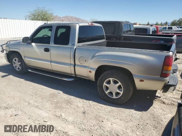 2003 GMC Sierra 1500 SLE with VIN 2GTEC19T731131936, listed as a Copart auction lot 66722825 with 189,340 mi miles and Salvage title. Bid and sale history available at DreamBid. Image 2.