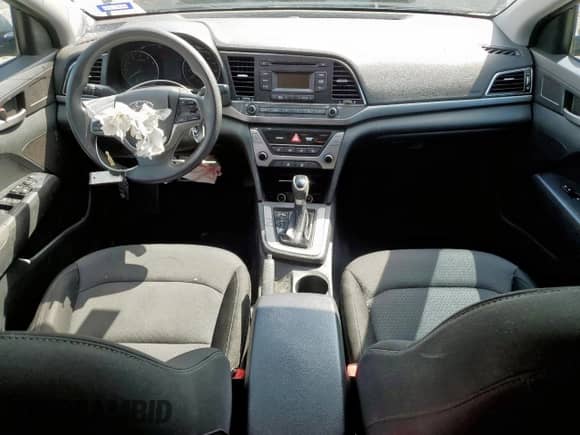 2018 Hyundai Elantra SE z VIN 5NPD74LF7JH309912, wystawiony jako Copart lot #81683405 z przebiegiem 184 083 mil mil oraz Szkoda całkowita • Salvage title. Historia ofert i sprzedaży dostępna na DreamBid. Obrazek 8.