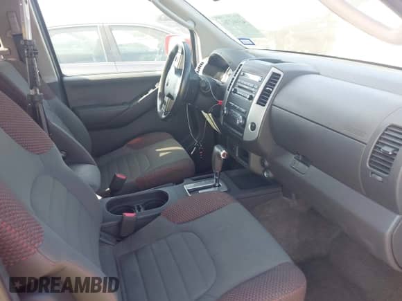 2011 Nissan Frontier SV z VIN 1N6AD0ER7BC403973, wystawiony jako IAAI lot #43102761 z przebiegiem 186 889 mil mil oraz . Historia ofert i sprzedaży dostępna na DreamBid. Obrazek 5.