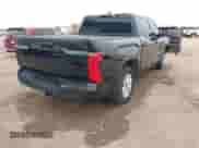 2022 Toyota Tundra SR5 z VIN 5TFLA5DB1NX054960, wystawiony jako IAAI lot #43329005 z przebiegiem 29 382 mil mil oraz . Historia ofert i sprzedaży dostępna na DreamBid. Obrazek 4.