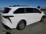 2024 Toyota Sienna LE z VIN 5TDBRKEC0RS217006, wystawiony jako Copart lot #68946935 z przebiegiem 35 865 mil mil oraz Szkoda całkowita • Salvage title. Historia ofert i sprzedaży dostępna na DreamBid. Obrazek 3.