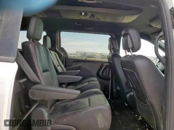 2019 Dodge Grand Caravan GT z VIN 2C4RDGEGXKR618736, wystawiony jako Copart lot #84925995 z przebiegiem 118 899 mil mil oraz Czysty tytuł • Clean title. Historia ofert i sprzedaży dostępna na DreamBid. Obrazek 11.