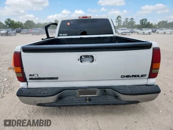 2000 Chevrolet Silverado 1500 LS z VIN 2GCEC19TXY1274824, wystawiony jako Copart lot #71116025 z przebiegiem Nie podano mil oraz Nie do naprawy • Non repairable. Historia ofert i sprzedaży dostępna na DreamBid. Obrazek 6.