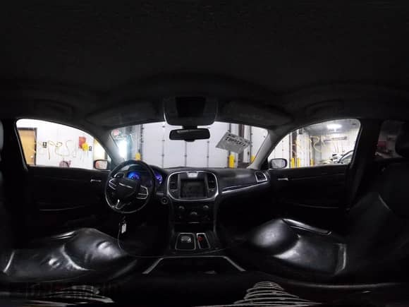 2017 Chrysler 300 C с VIN 2C3CCAKG2HH597183, выставлен на аукционе IAAI как лот 41825982 с пробегом 146 959 миль миль и . История ставок и продаж доступна на DreamBid. Изображение 18.