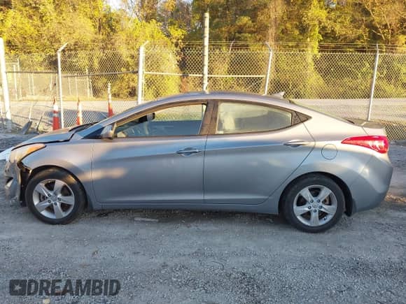 2013 Hyundai Elantra GLS с VIN KMHDH4AE0DU895818, выставлен на аукционе IAAI как лот 43436492 с пробегом 118 885 миль миль и . История ставок и продаж доступна на DreamBid. Изображение 15.