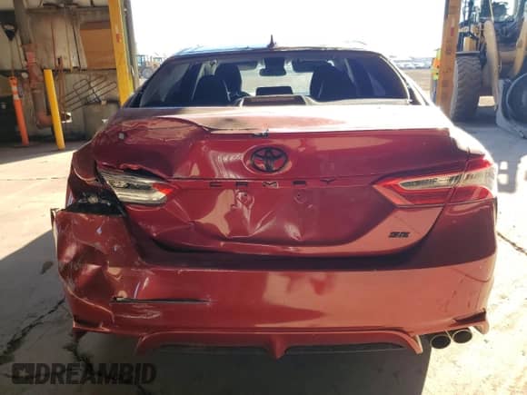 2019 Toyota Camry SE z VIN 4T1B11HK7KU249646, wystawiony jako Copart lot #80287225 z przebiegiem Nie podano mil oraz Szkoda całkowita • Salvage title. Historia ofert i sprzedaży dostępna na DreamBid. Obrazek 6.