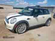 2010 MINI Hardtop с VIN WMWMF3C50ATZ61512, выставлен на аукционе Copart как лот 57819095 с пробегом 150 848 миль миль и Чистый • Clean title. История ставок и продаж доступна на DreamBid. Изображение 1.