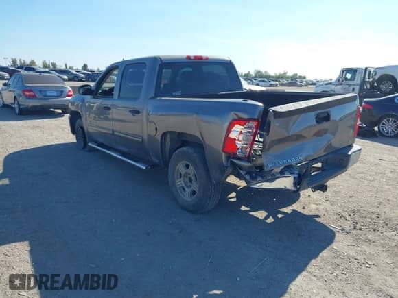 2012 Chevrolet Silverado 1500 LS z VIN 3GCPCREA2CG304751, wystawiony jako IAAI lot #43454086 z przebiegiem 201 223 mil mil oraz . Historia ofert i sprzedaży dostępna na DreamBid. Obrazek 6.
