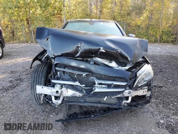 2016 Mercedes-Benz C 300 Luxury with VIN 55SWF4KBXGU171119, listed as a Copart auction lot 82105755 with 157,330 mi miles and Salvage title. Bid and sale history available at DreamBid. Image 5.