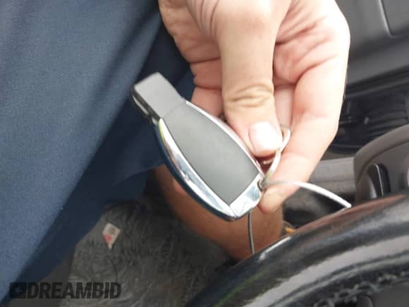 2005 Mercedes-Benz SL 500 z VIN WDBSK75F55F101501, wystawiony jako IAAI lot #43237866 z przebiegiem 136 574 mil mil oraz . Historia ofert i sprzedaży dostępna na DreamBid. Obrazek 11.