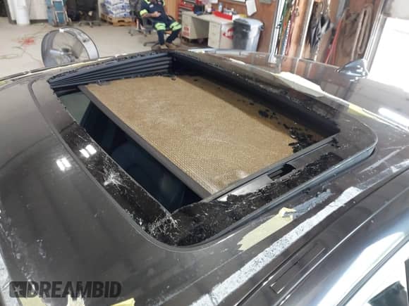 2019 BMW 5 Series 530i xDrive with VIN WBAJA7C52KWW09279, listed as a IAAI auction lot 43015006 with 166,634 mi miles and . Bid and sale history available at DreamBid. Image 17.