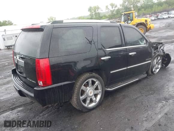 2012 Cadillac Escalade Luxury с VIN 1GYS4BEF1CR101807, выставлен на аукционе IAAI как лот 42318114 с пробегом 209 071 миль миль и . История ставок и продаж доступна на DreamBid. Изображение 4.