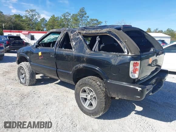 2000 Chevrolet Blazer LS с VIN 1GNCS18W5YK255241, выставлен на аукционе IAAI как лот 41356201 с пробегом 232 844 миль миль и . История ставок и продаж доступна на DreamBid. Изображение 3.