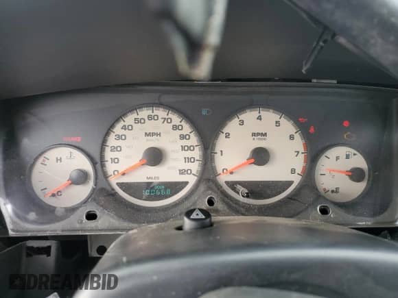 2004 Dodge Neon SXT z VIN 1B3ES56C24D500692, wystawiony jako Copart lot #84283964 z przebiegiem 100 668 mil mil oraz Szkoda całkowita • Salvage title. Historia ofert i sprzedaży dostępna na DreamBid. Obrazek 9.