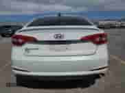 2017 Hyundai Sonata 2.4L z VIN 5NPE24AF6HH487553, wystawiony jako Copart lot #82072085 z przebiegiem 141 504 mil mil oraz Szkoda całkowita • Salvage title. Historia ofert i sprzedaży dostępna na DreamBid. Obrazek 6.