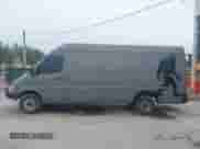 2004 Dodge Sprinter z VIN WD2PD744X45696771, wystawiony jako IAAI lot #43033799 z przebiegiem 297 759 mil mil oraz . Historia ofert i sprzedaży dostępna na DreamBid. Obrazek 14.