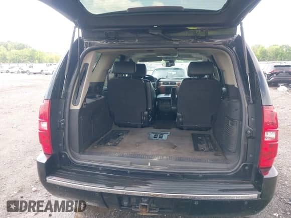 2009 Chevrolet Tahoe LTZ с VIN 1GNFK33059R297641, выставлен на аукционе IAAI как лот 42099230 с пробегом 226 402 миль миль и . История ставок и продаж доступна на DreamBid. Изображение 17.