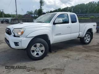 2014 Toyota Tacoma с VIN 5TFUU4EN9EX106320, выставлен на аукционе Copart как лот 61401575 с пробегом 132 429 миль миль и Списание • Salvage title. История ставок и продаж доступна на DreamBid. Изображение 1.