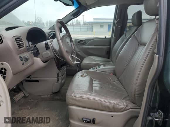 2001 Dodge Caravan ES with VIN 2B8GP54L01R117432, listed as a Copart auction lot 84896924 with 207,991 mi miles and Salvage title. Bid and sale history available at DreamBid. Image 7.