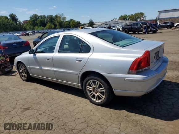 2006 Volvo S60 2.5L Turbo с VIN YV1RH592462552724, выставлен на аукционе Copart как лот 69133415 с пробегом 120 258 миль миль и Списание • Salvage title. История ставок и продаж доступна на DreamBid. Изображение 2.