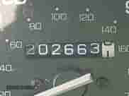 1991 Honda Civic z VIN 1HGED3652ML079482, wystawiony jako IAAI lot #42680700 z przebiegiem 202 663 mil mil oraz . Historia ofert i sprzedaży dostępna na DreamBid. Obrazek 7.