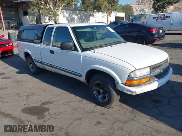 2001 Chevrolet S-10 LS Xtreme с VIN 1GCCS195718131683, выставлен на аукционе IAAI как лот 43299469 с пробегом 105 170 миль миль и . История ставок и продаж доступна на DreamBid. Изображение 1.
